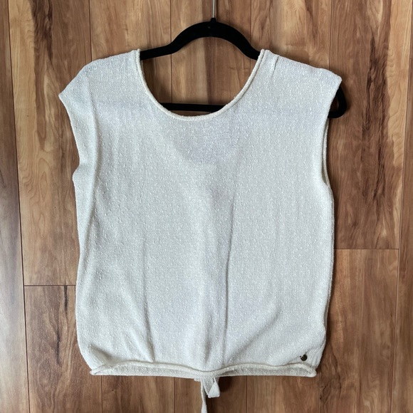 Roxy Top - Picture 2 of 7